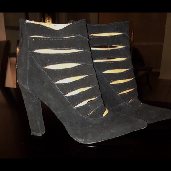 Steve Madden Women’s Cardii Booties - Picture 3 of 7